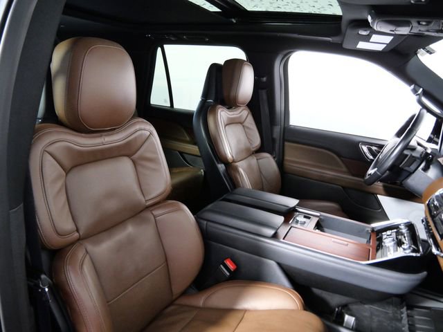 Used 2023 Lincoln Navigator L Reserve w/ Equipment Group 201A AWD/4WD image 12