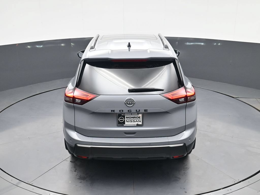 Used 2026 Nissan Rogue Dark Armor FWD image 31