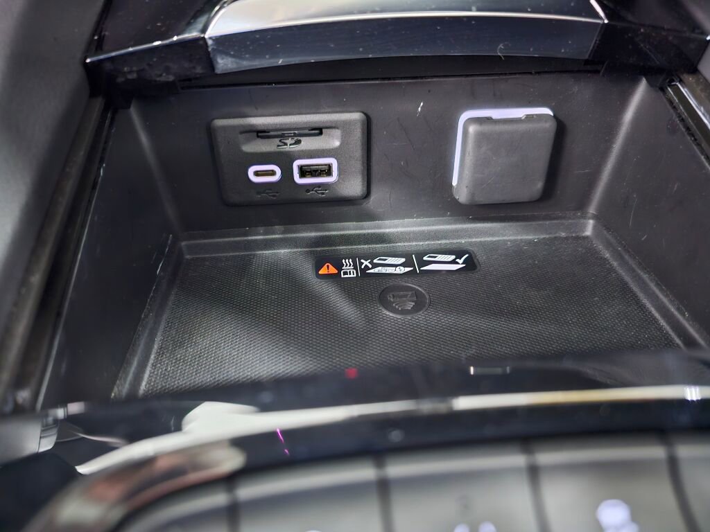 Used 2023 Buick Envision Avenir image 27