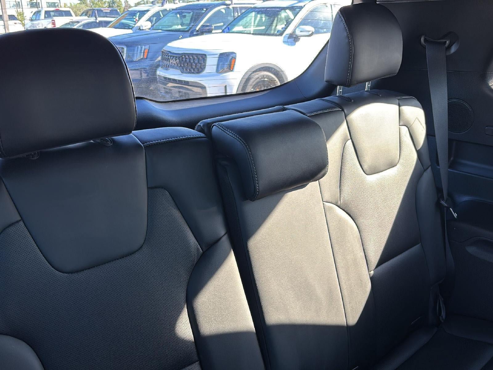 Certified 2025 Kia Telluride SX Prestige X-Line AWD/4WD image 24