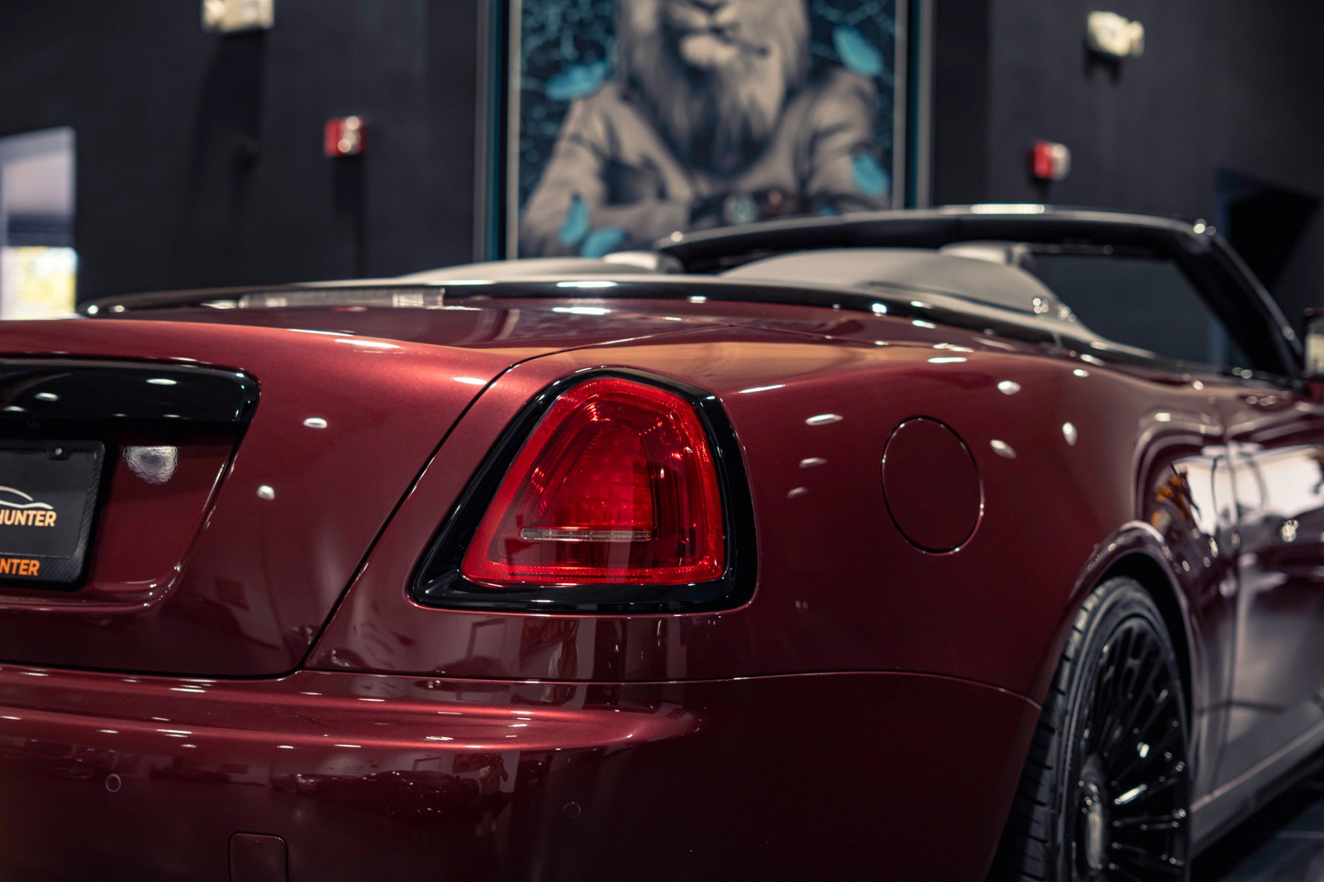 Used 2019 Rolls-Royce Dawn image 17