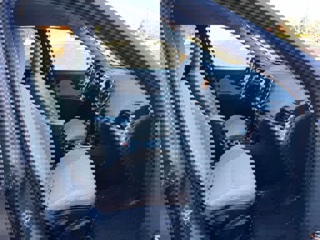 Used 2016 Jeep Cherokee Latitude w/ Cold Weather Group image 21