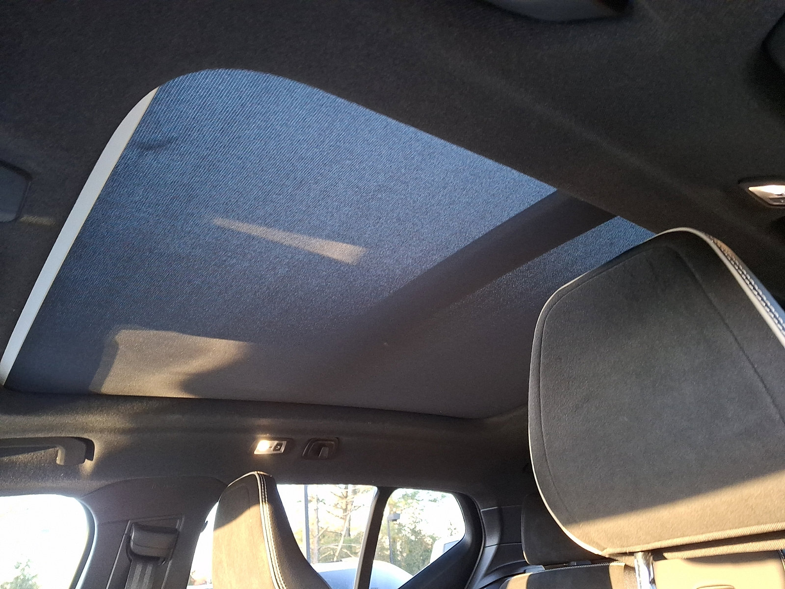 Used 2021 Volvo XC40 T5 R-Design w/ Climate Package image 21