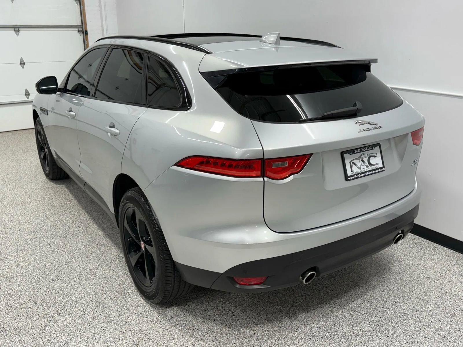 Used 2019 Jaguar F-PACE Premium image 8