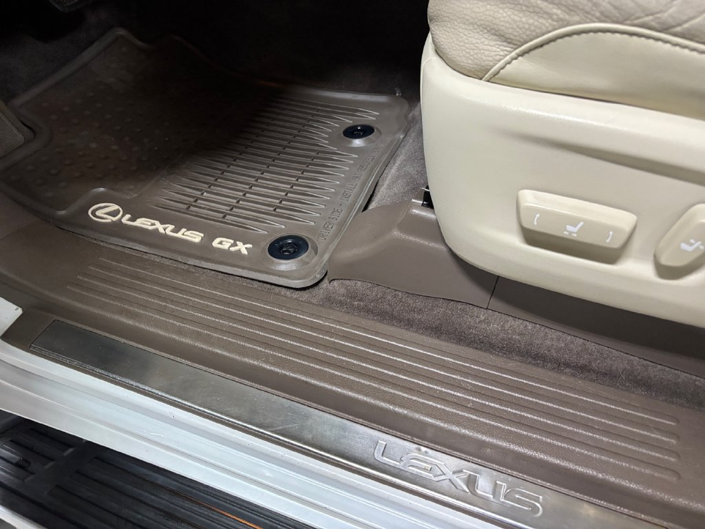 Used 2019 Lexus GX 460 Premium w/ Premium Package AWD/4WD image 38