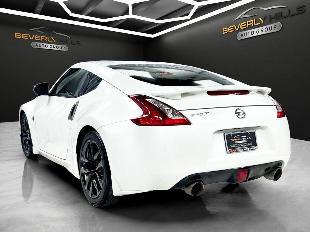 Used 2020 Nissan 370Z Coupe RWD image 3