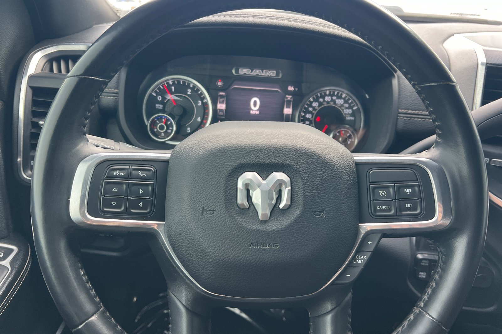 Used 2022 RAM 2500 Laramie AWD/4WD image 29