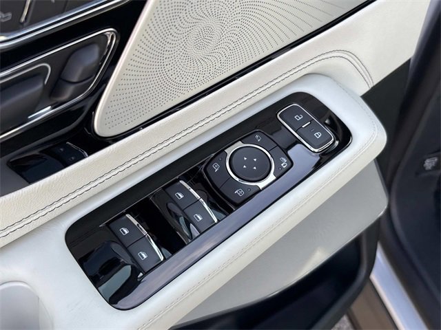 New 2025 Lincoln Aviator Black Label w/ Jet Appearance Package image 24