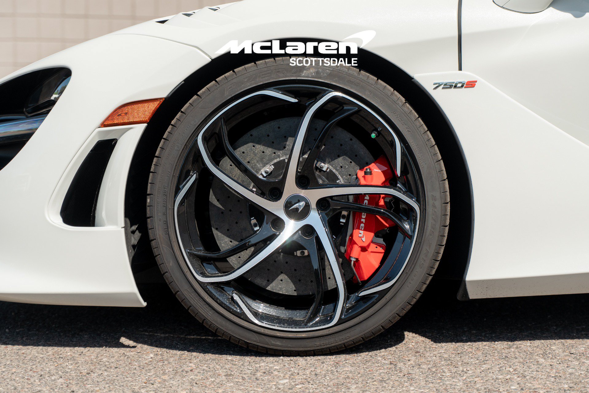 Used 2024 McLaren 750S Spider RWD image 33