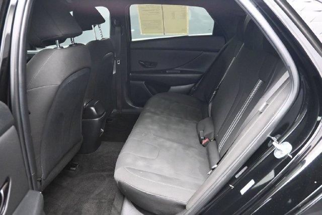 Used 2025 Hyundai Elantra Sport FWD image 8