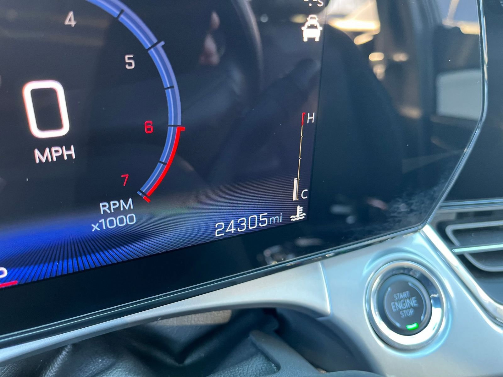 Used 2025 Chevrolet Trax LT FWD image 39