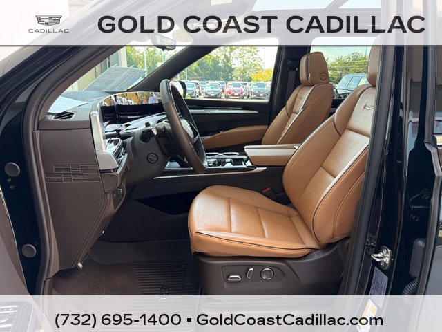 Certified 2025 Cadillac Escalade Premium Luxury w/ LPO, Floor Liner Package AWD/4WD image 19