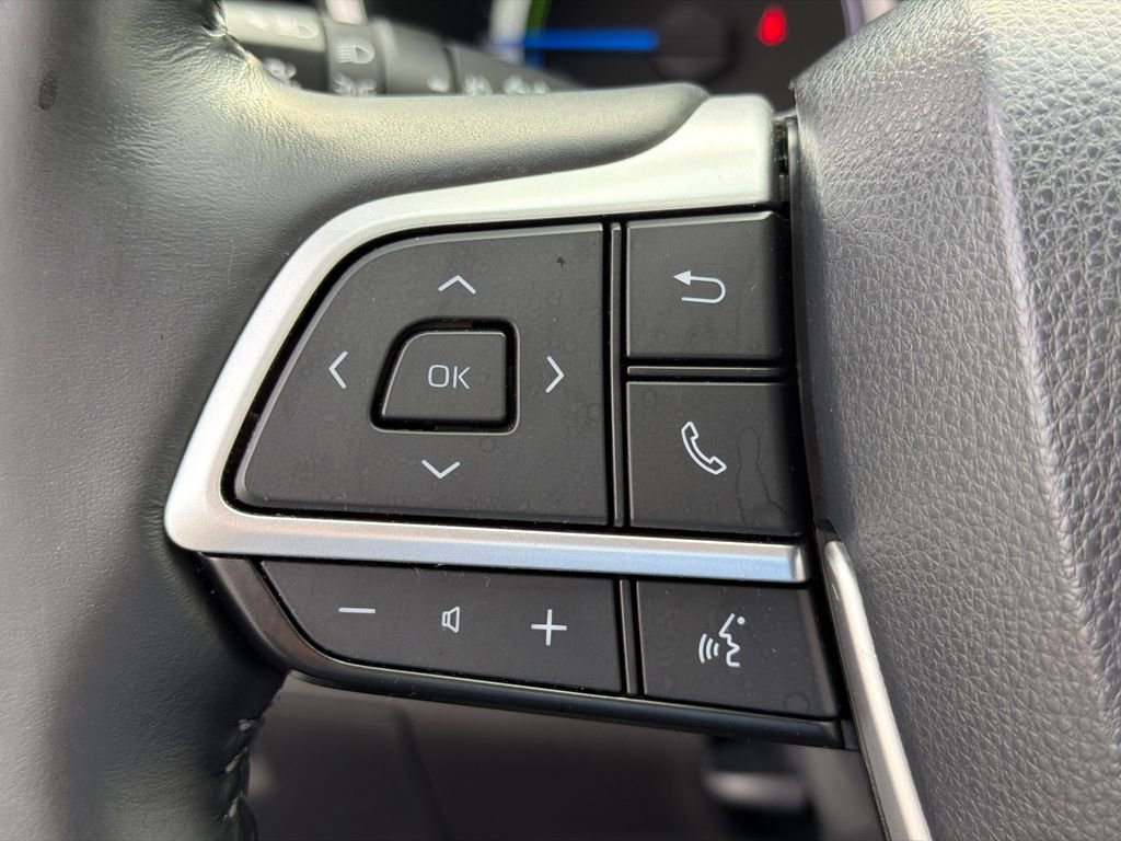 Used 2023 Toyota Highlander XLE image 25