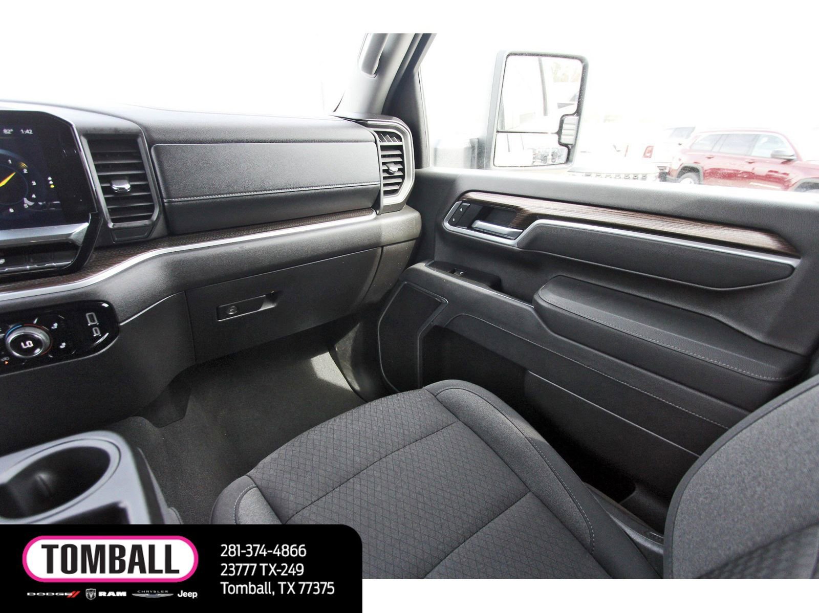 Used 2025 Chevrolet Silverado 2500 LT w/ Convenience Package image 11