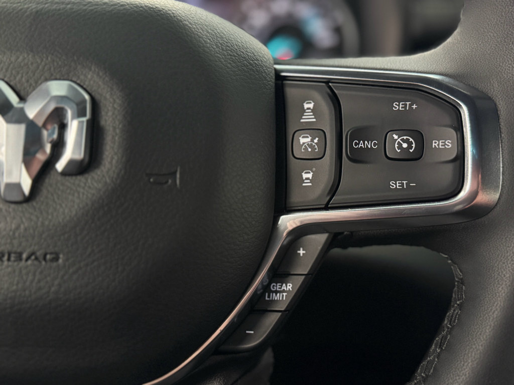 Used 2025 RAM 1500 Laramie AWD/4WD image 24