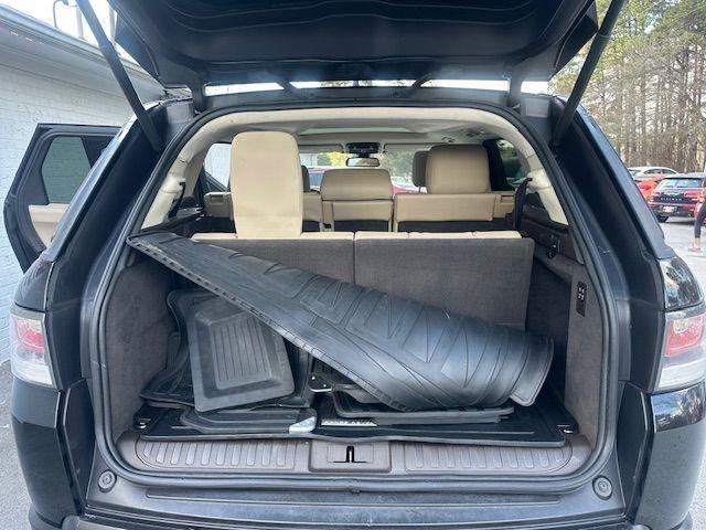 Used 2016 Land Rover Range Rover Sport SE image 13