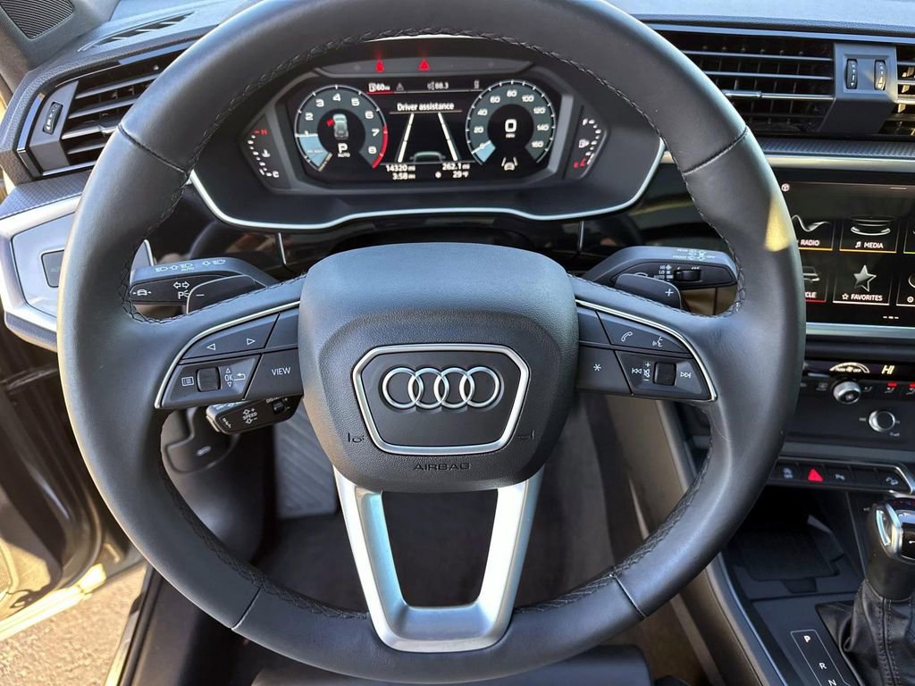 Used 2024 Audi Q3 2.0T Premium Plus w/ Premium Plus Package image 17