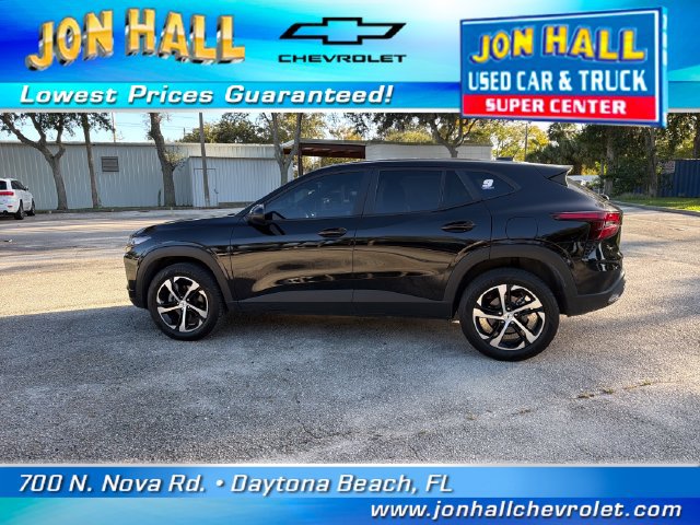 Used 2025 Chevrolet Trax RS w/ Driver Confidence Package FWD image 3
