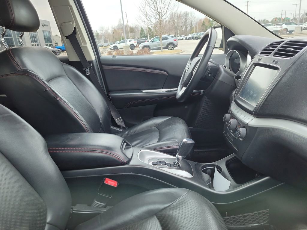 Used 2016 Dodge Journey R/T w/ Driver Convenience Group image 9