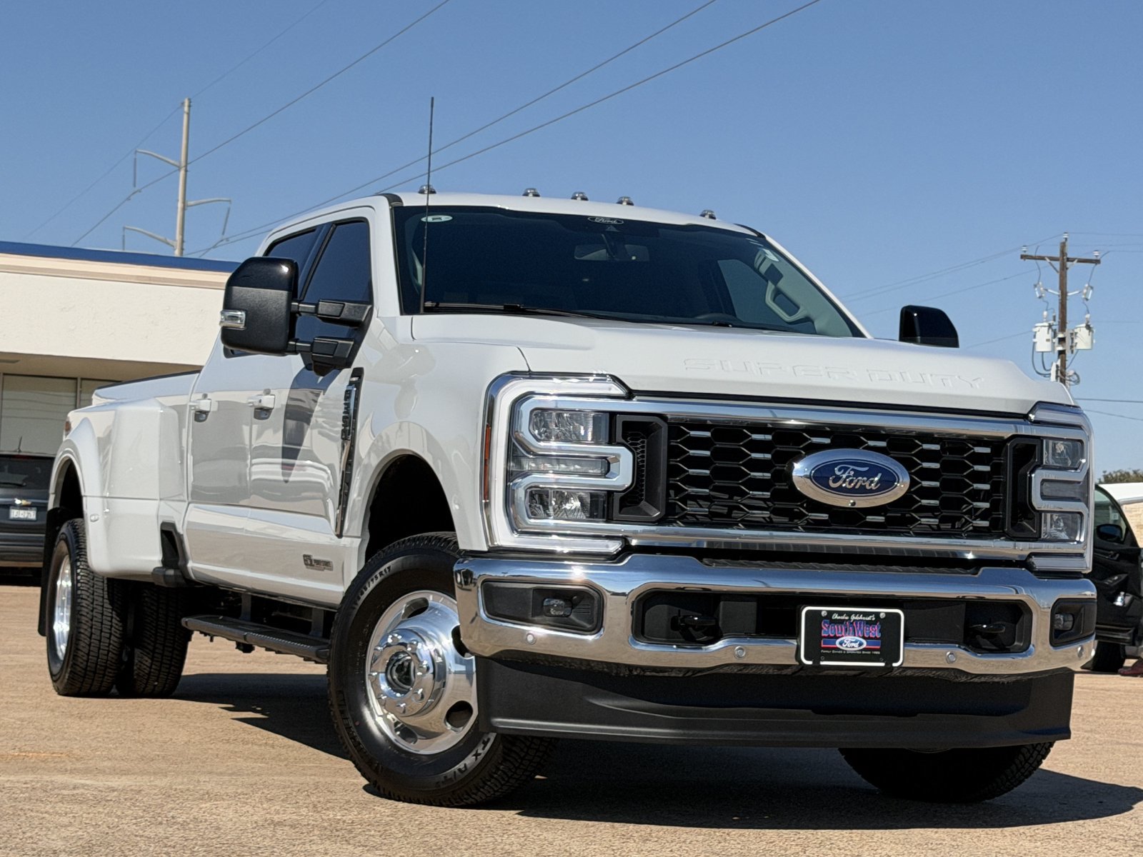 Used 2026 Ford F350 Lariat w/ Lariat Premium Package AWD/4WD image 2