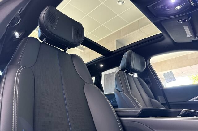 Certified 2024 Cadillac Lyriq Sport AWD/4WD image 17