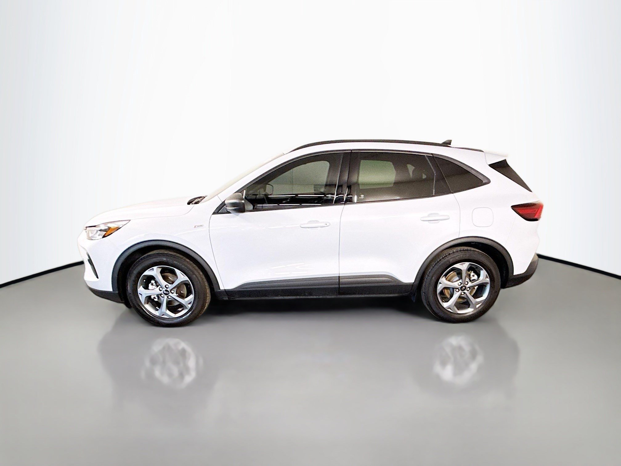 Used 2025 Ford Escape ST-Line w/ Tech Pack #1 FWD image 6