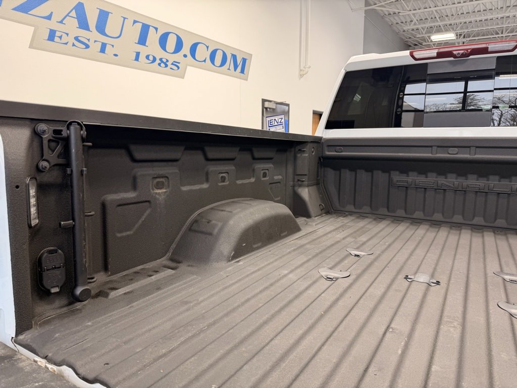 Used 2024 GMC Sierra 3500 Denali w/ Denali Reserve Package image 9