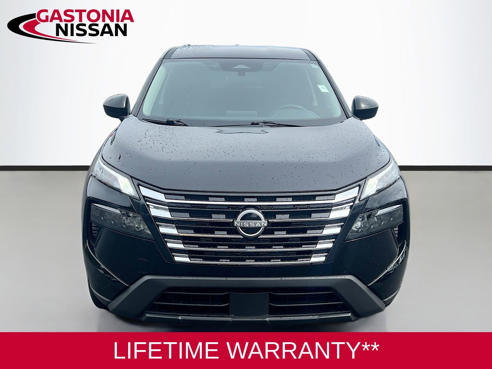 Used 2025 Nissan Rogue SV AWD/4WD image 2