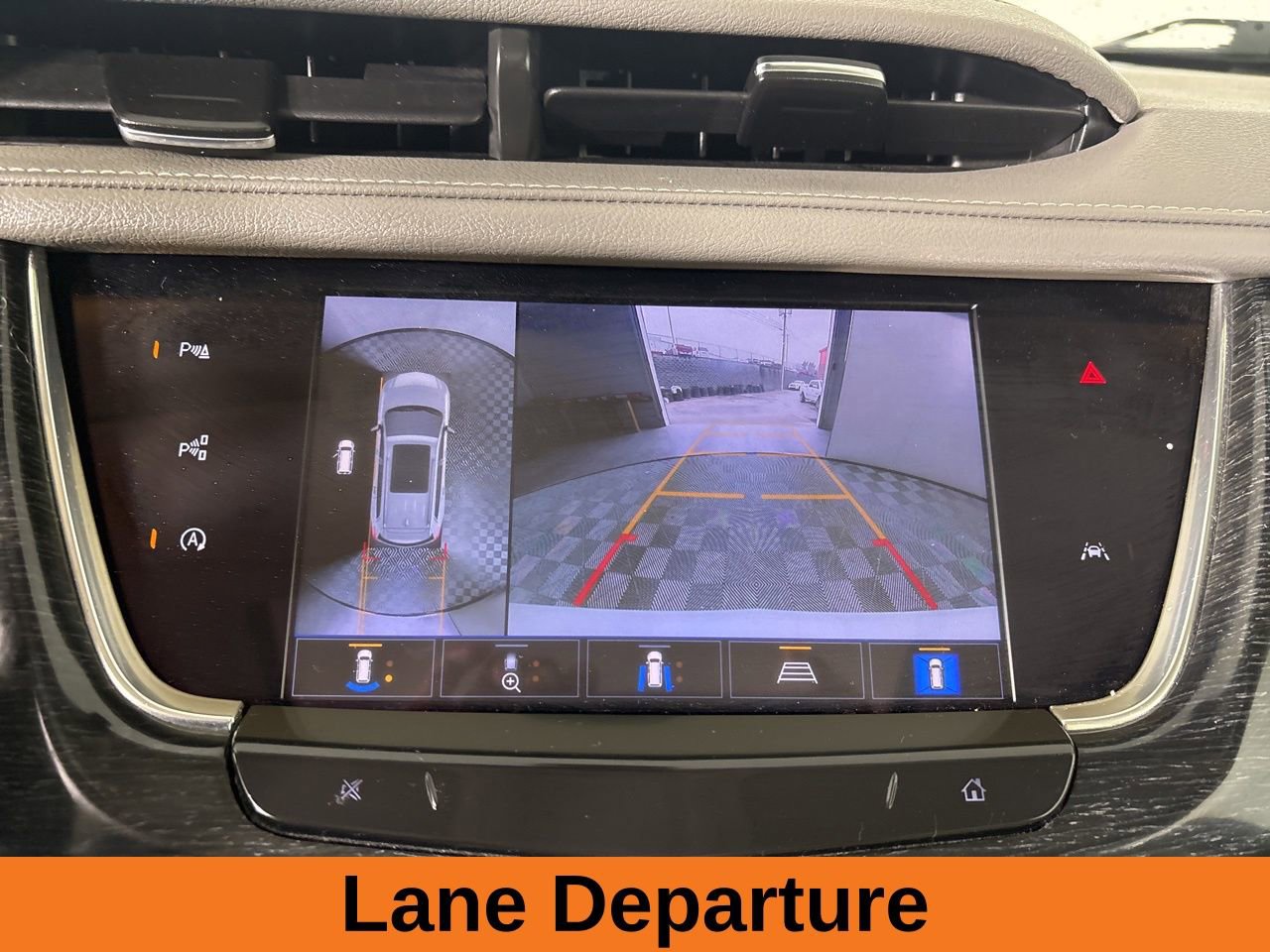 Used 2023 Cadillac XT6 Premium Luxury w/ Technology Package image 17