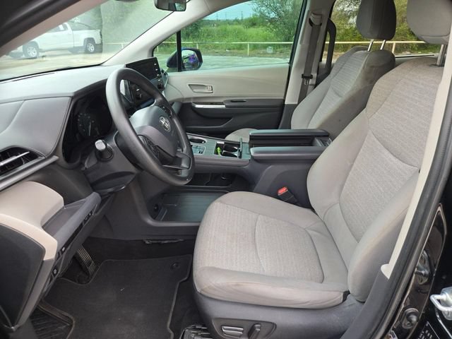 Used 2022 Toyota Sienna LE FWD image 9