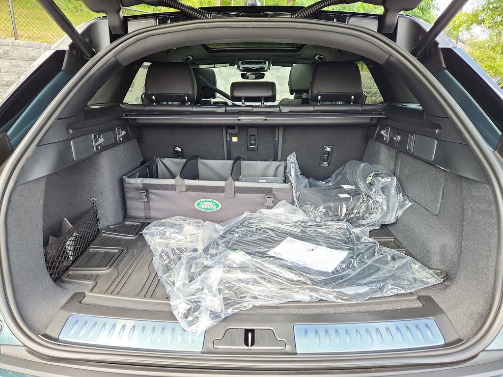 Used 2026 Land Rover Range Rover Velar Dynamic SE AWD/4WD image 13
