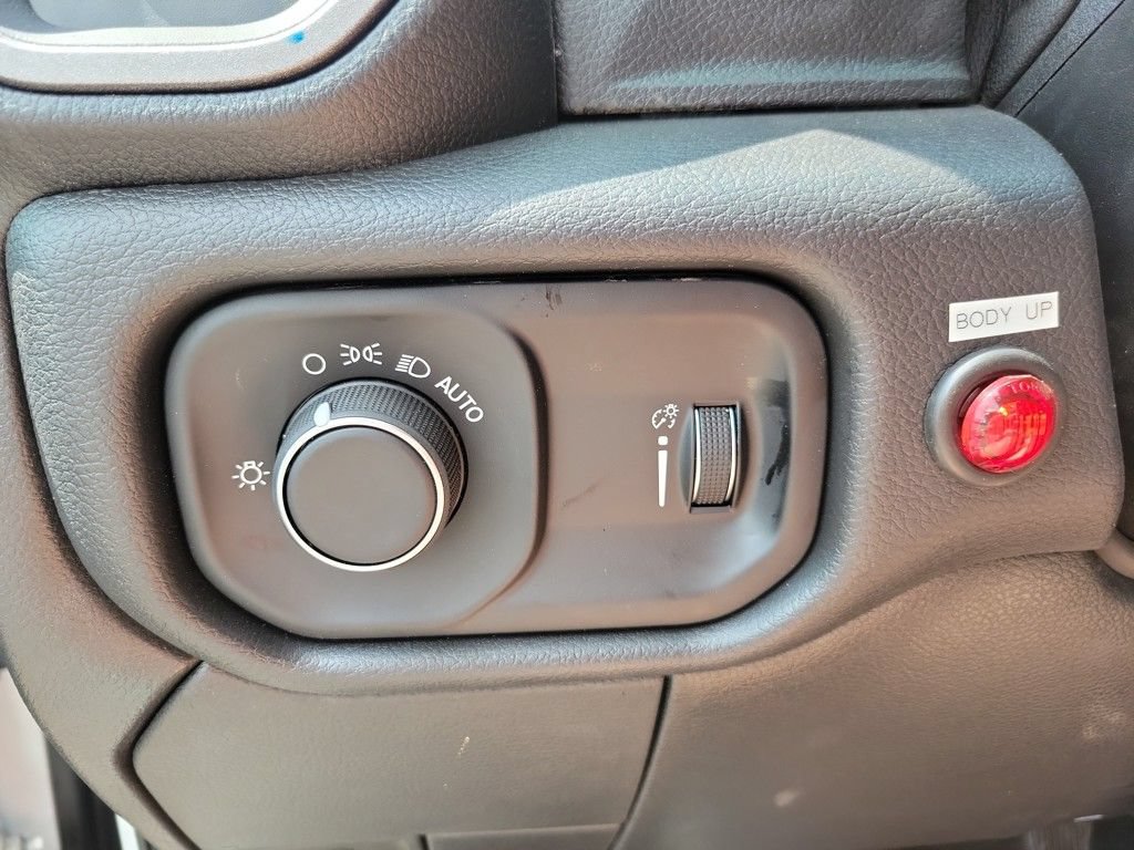 New 2024 RAM 5500 Tradesman RWD image 17
