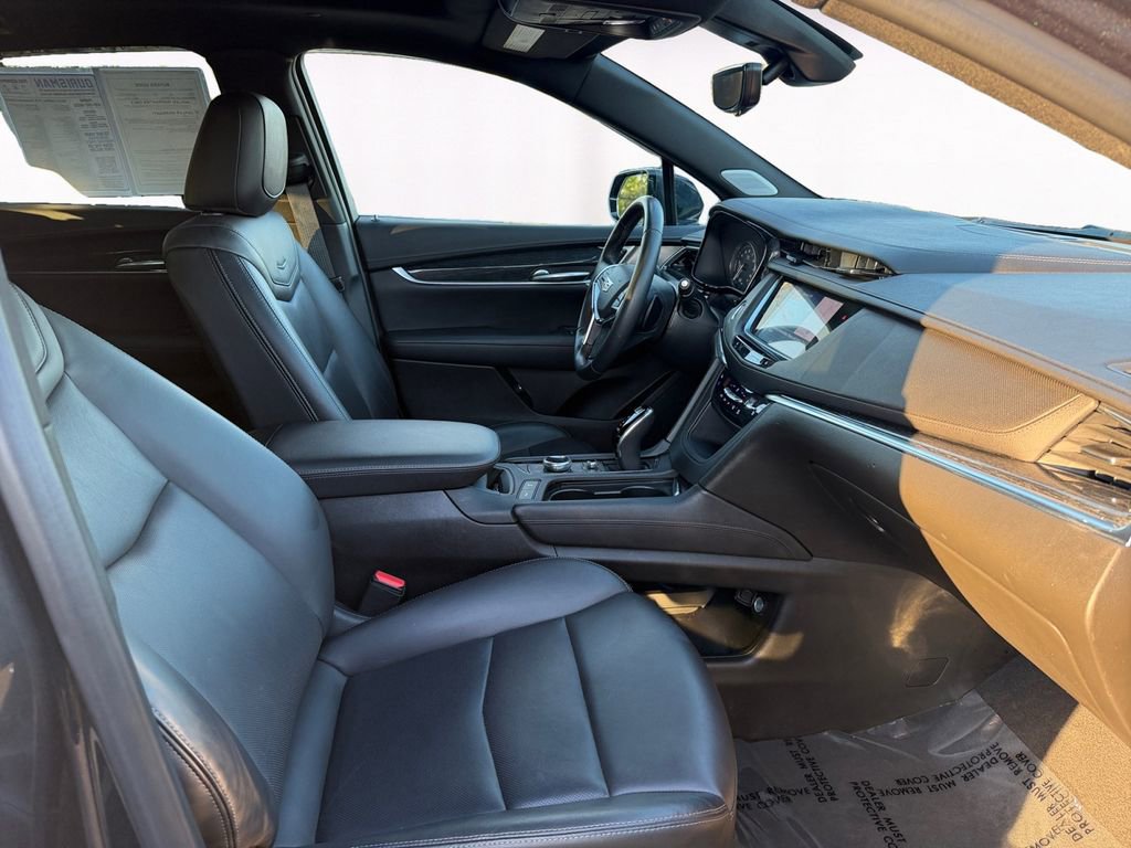 Used 2022 Cadillac XT5 Premium Luxury w/ Technology Package AWD/4WD image 15