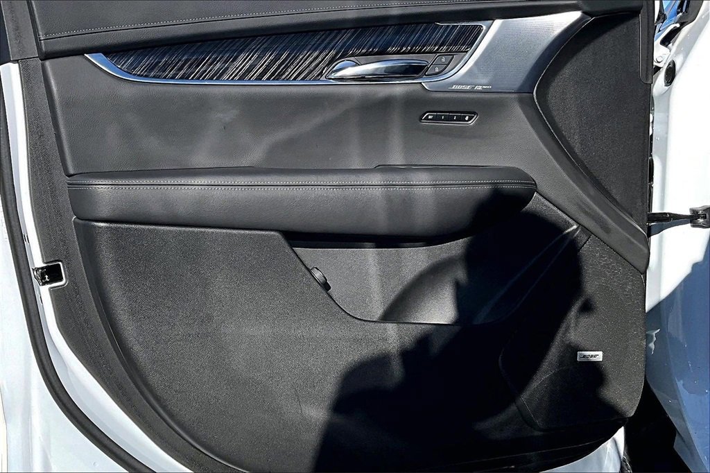 Used 2025 Cadillac XT6 Premium Luxury image 18