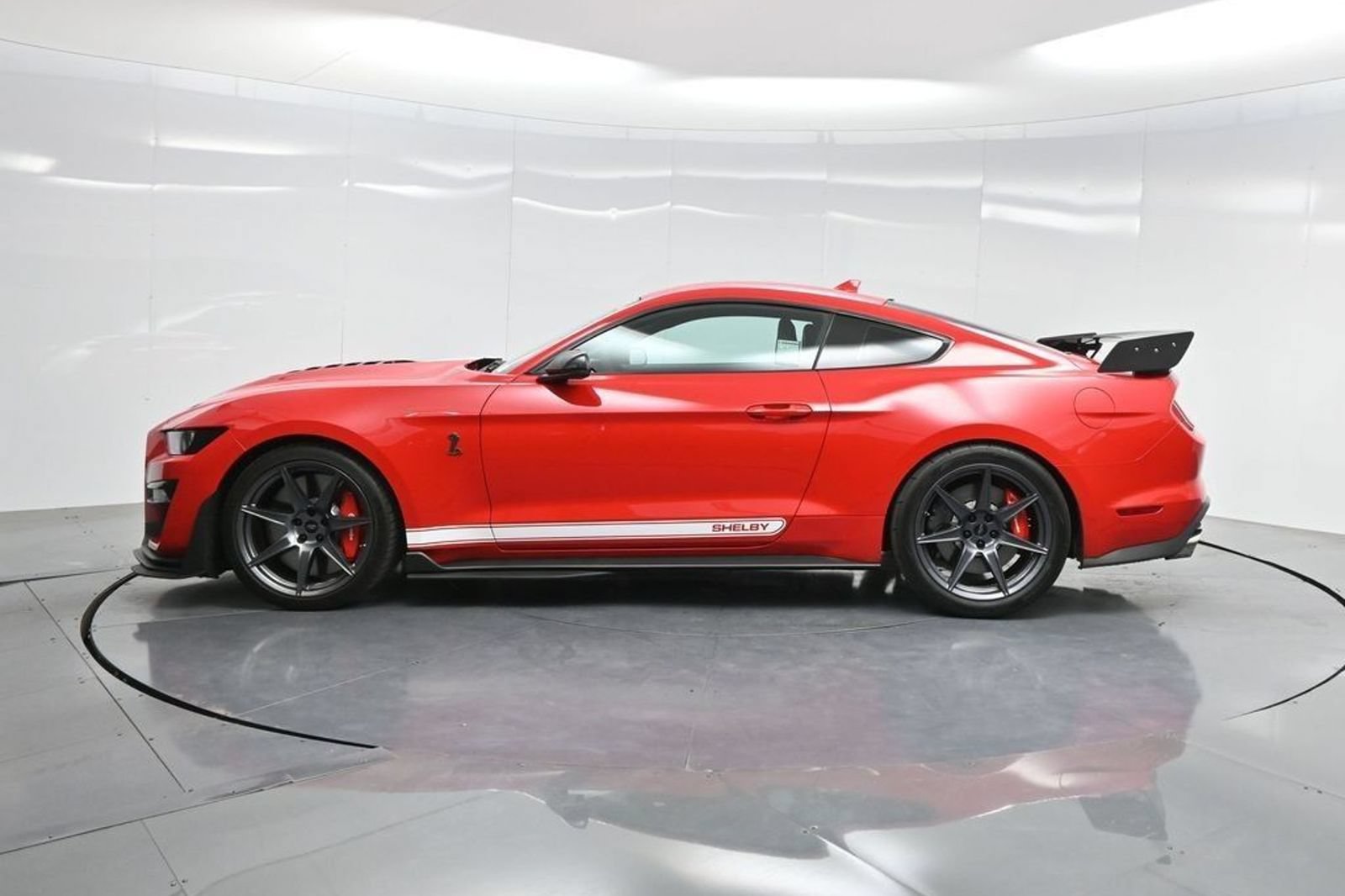 Used 2020 Ford Mustang Shelby GT500 w/ Technology Package RWD image 34