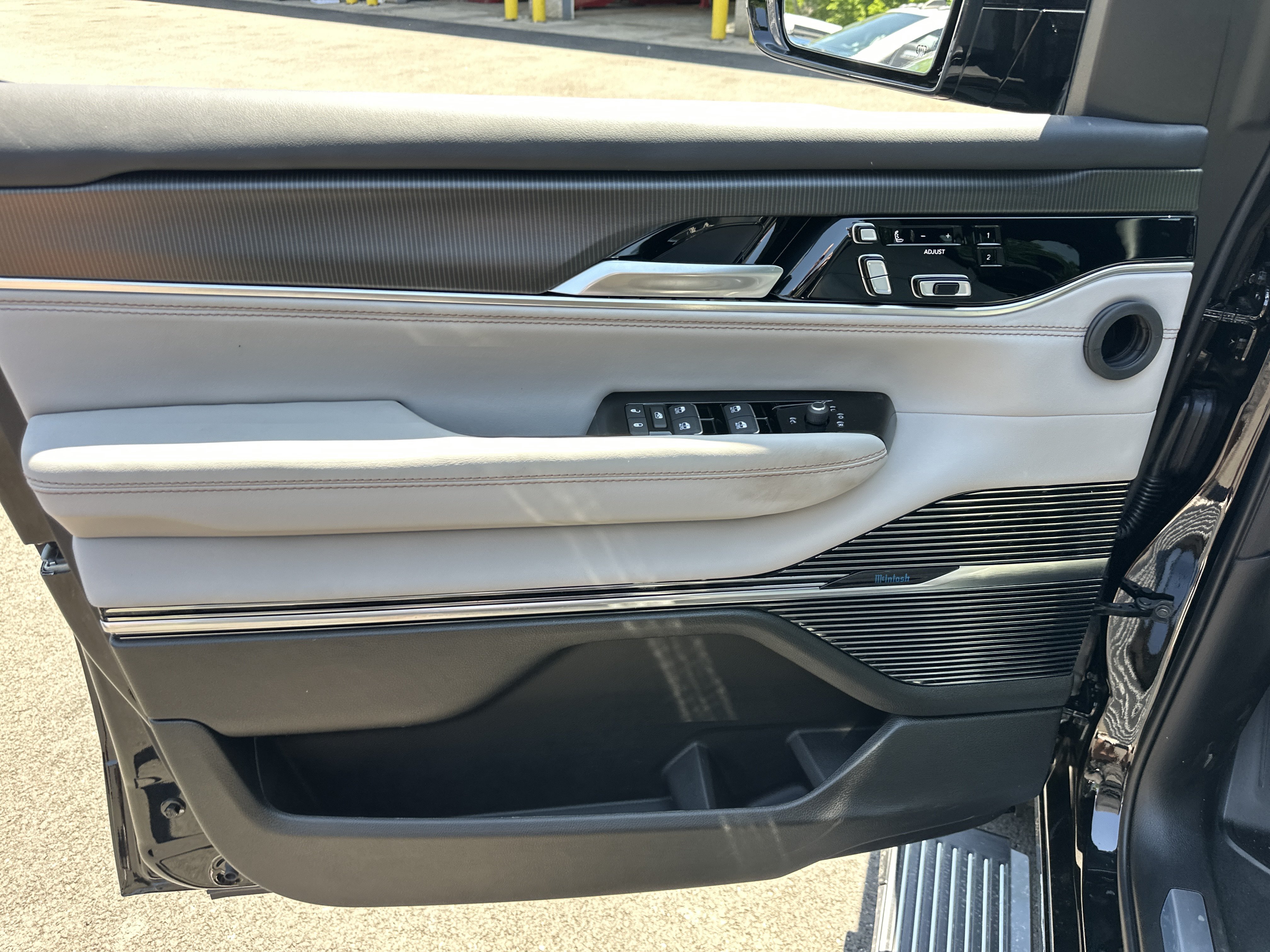 New 2026 Jeep Grand Wagoneer Summit w/ Rear Seat Video Group I AWD/4WD image 26