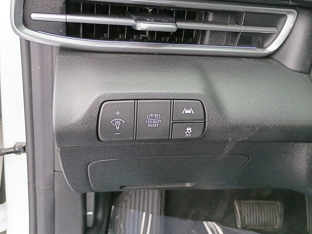 Used 2022 Hyundai Elantra Limited FWD image 18