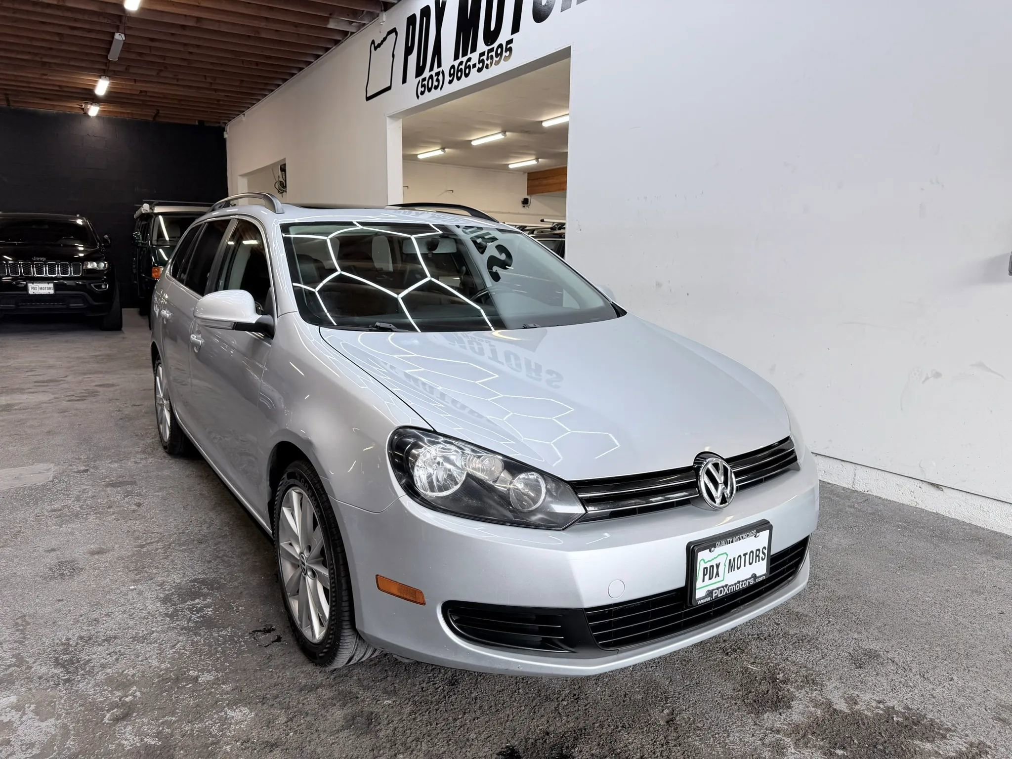 Used 2014 Volkswagen Jetta TDI FWD image 2