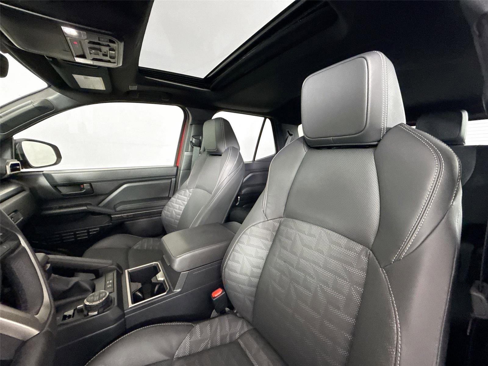 Certified 2025 Toyota 4Runner TRD Off-Road Premium image 3