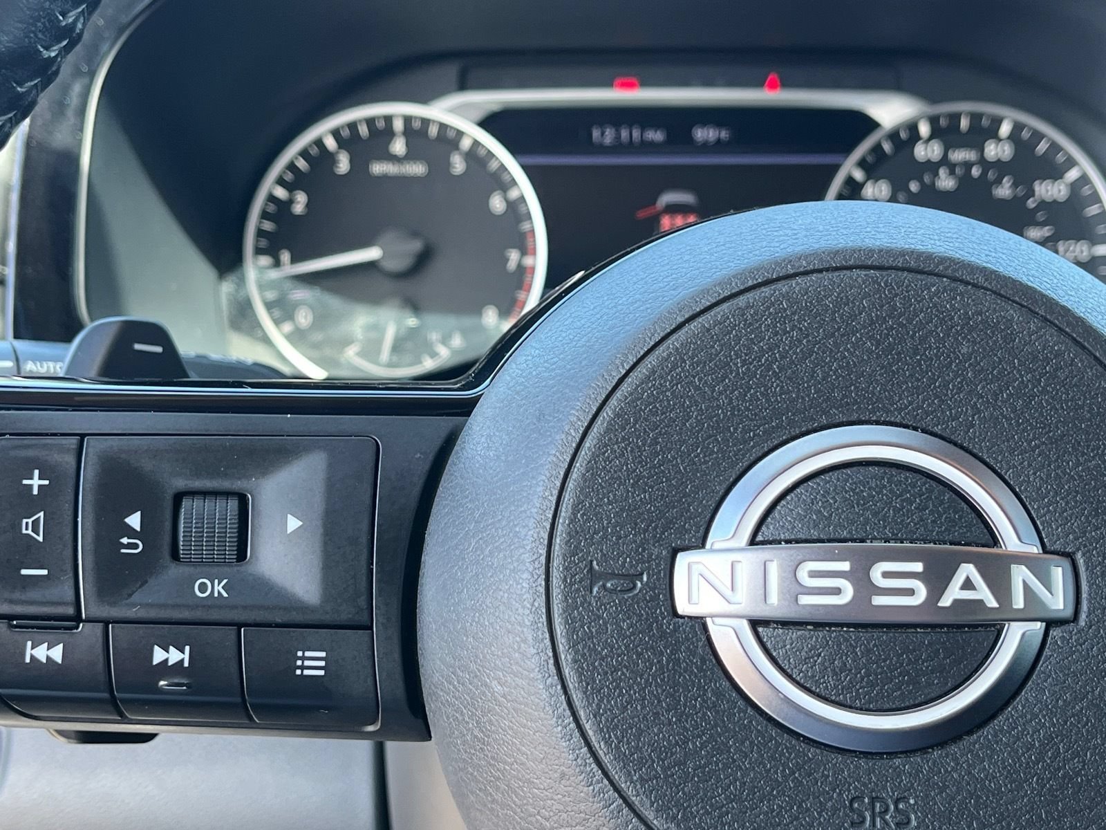 Used 2022 Nissan Pathfinder SV FWD image 19