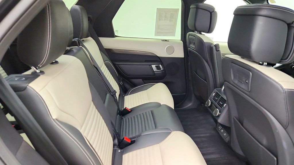 Used 2024 Land Rover Discovery Metropolitan Edition image 20