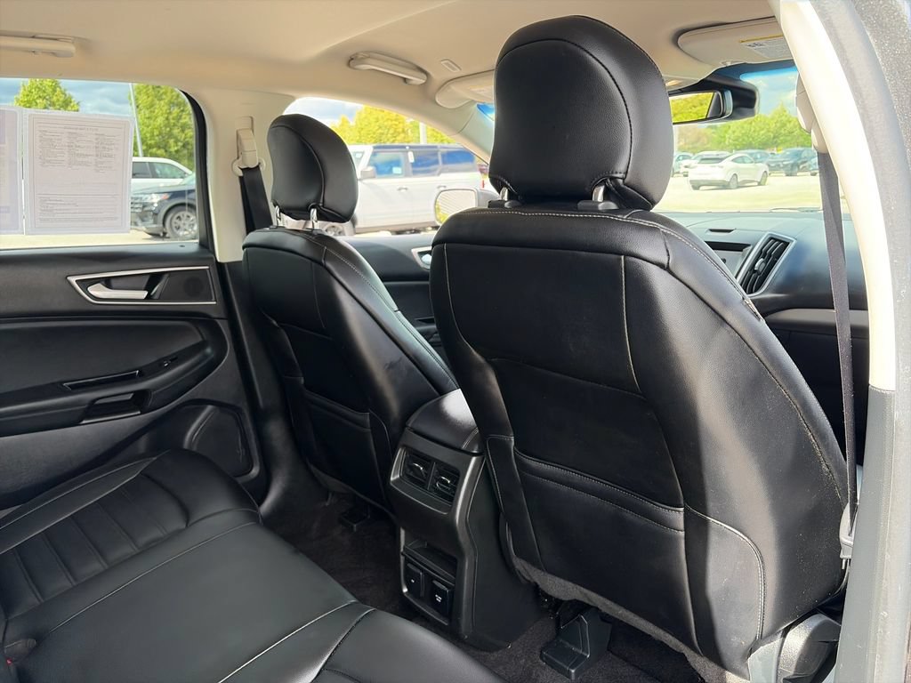 Used 2019 Ford Edge SEL w/ Equipment Group 201A AWD/4WD image 31