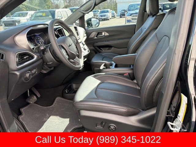 New 2026 Chrysler Voyager LX image 12