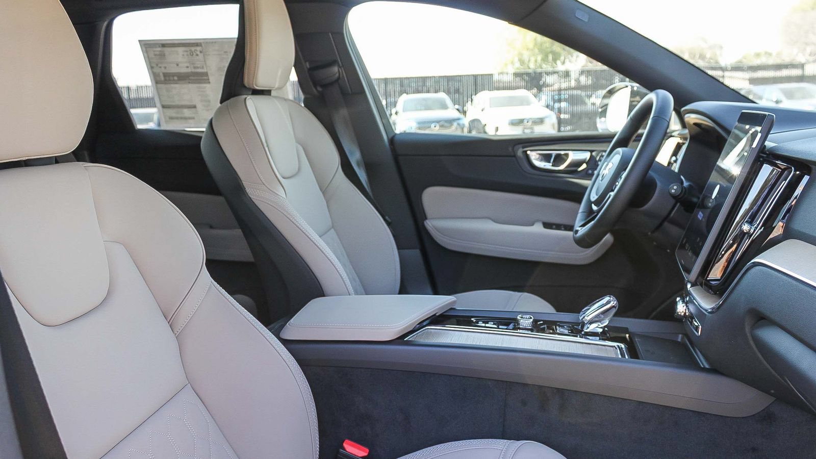 New 2026 Volvo XC60 B5 Plus w/ Protection Package Premier AWD/4WD image 19