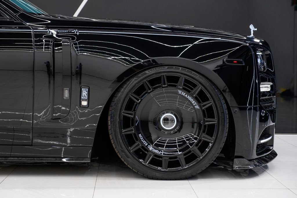 Used 2026 Rolls-Royce Phantom Sedan RWD image 15