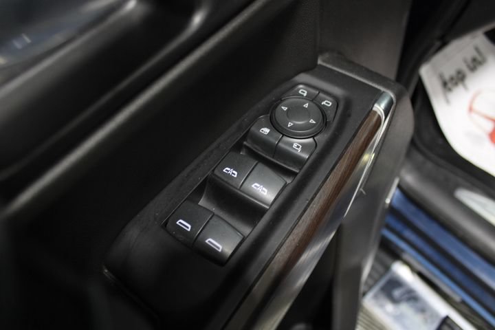 Used 2019 GMC Sierra 1500 SLT AWD/4WD image 18