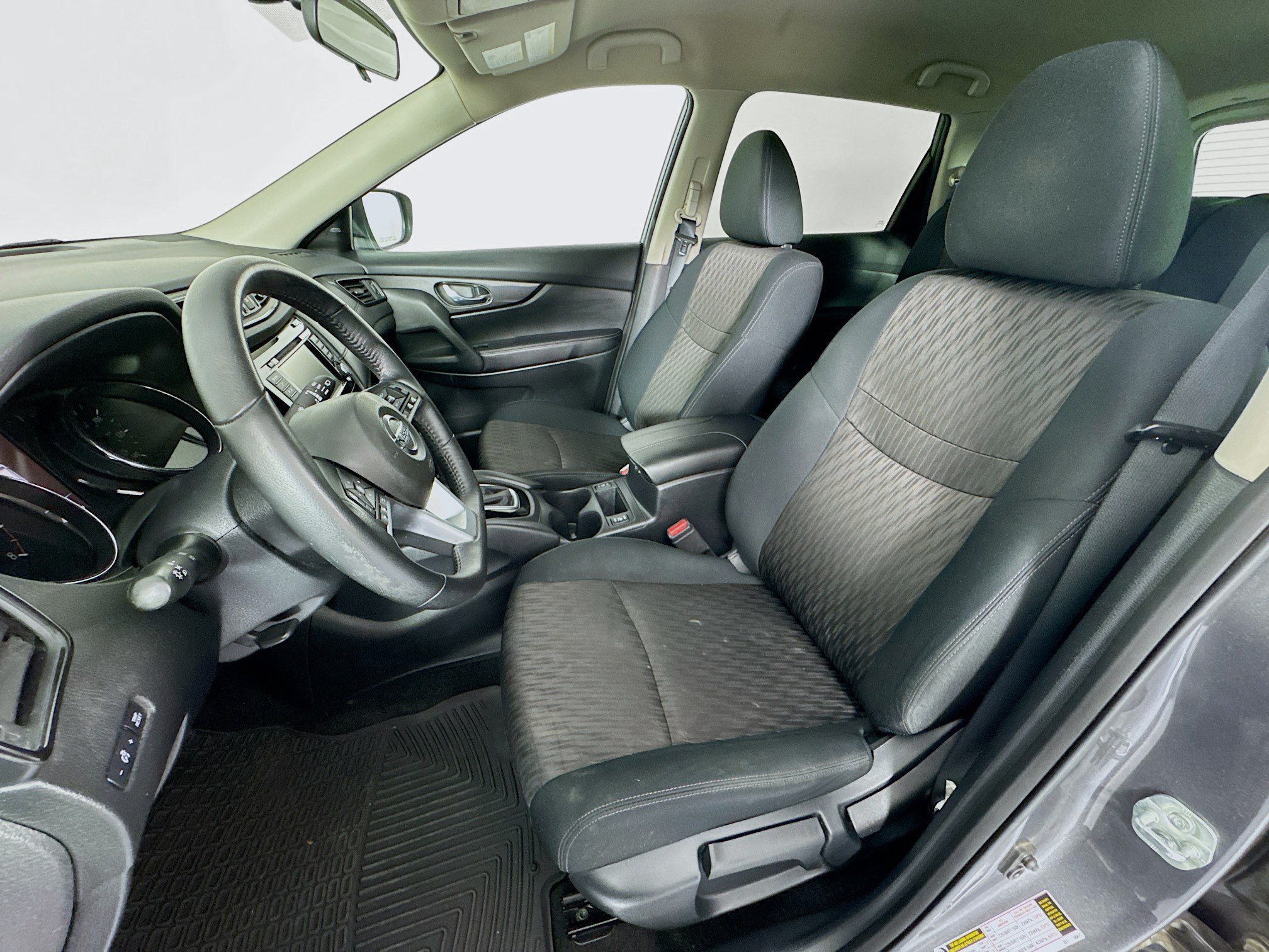 Used 2018 Nissan Rogue FWD image 20