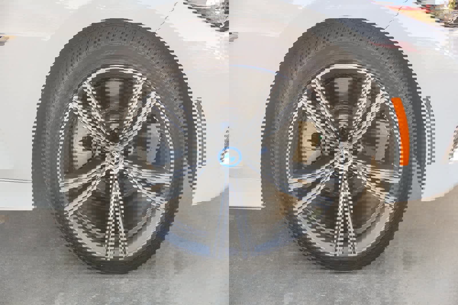 Used 2023 BMW 330e w/ Premium Package image 9