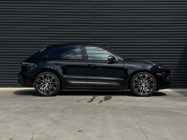 Certified 2026 Porsche Macan Turbo AWD/4WD image 8