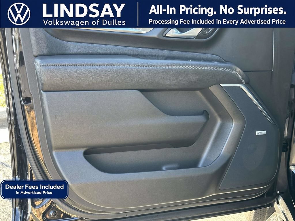 Used 2021 GMC Yukon Denali w/ Advanced Technology Package AWD/4WD image 9